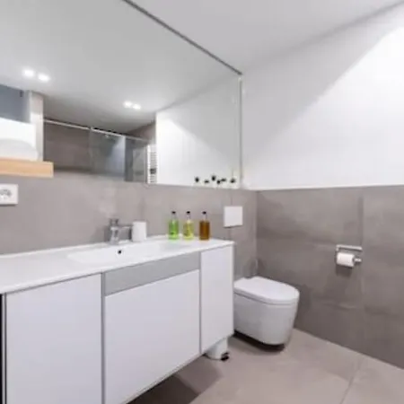 Wonderful Two Bedroom At Limpertsberg With Parking, Near Tram *