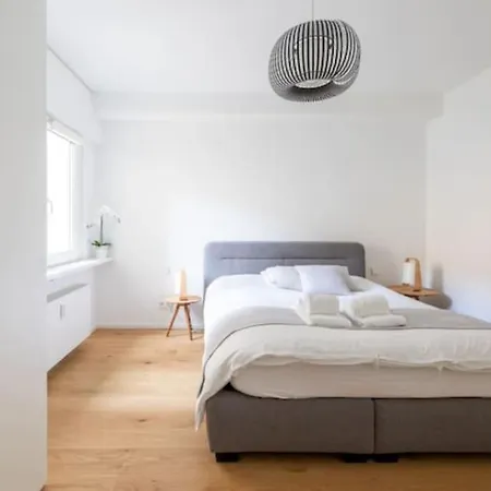 Wonderful Two Bedroom At Limpertsberg With Parking, Near Tram Appartement *