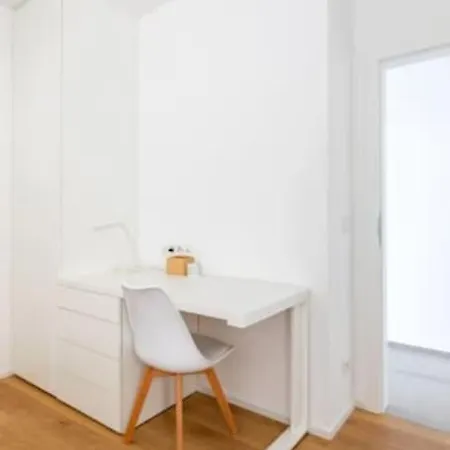 Apartament Wonderful Two Bedroom At Limpertsberg With Parking, Near Tram Luksemburg