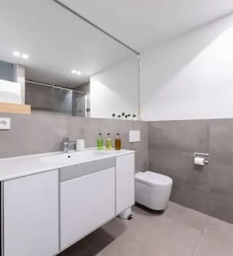 Wonderful Two Bedroom At Limpertsberg With Parking, Near Tram *