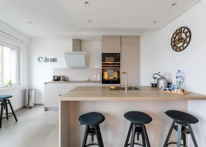 Wonderful Two Bedroom At Limpertsberg With Parking, Near Tram